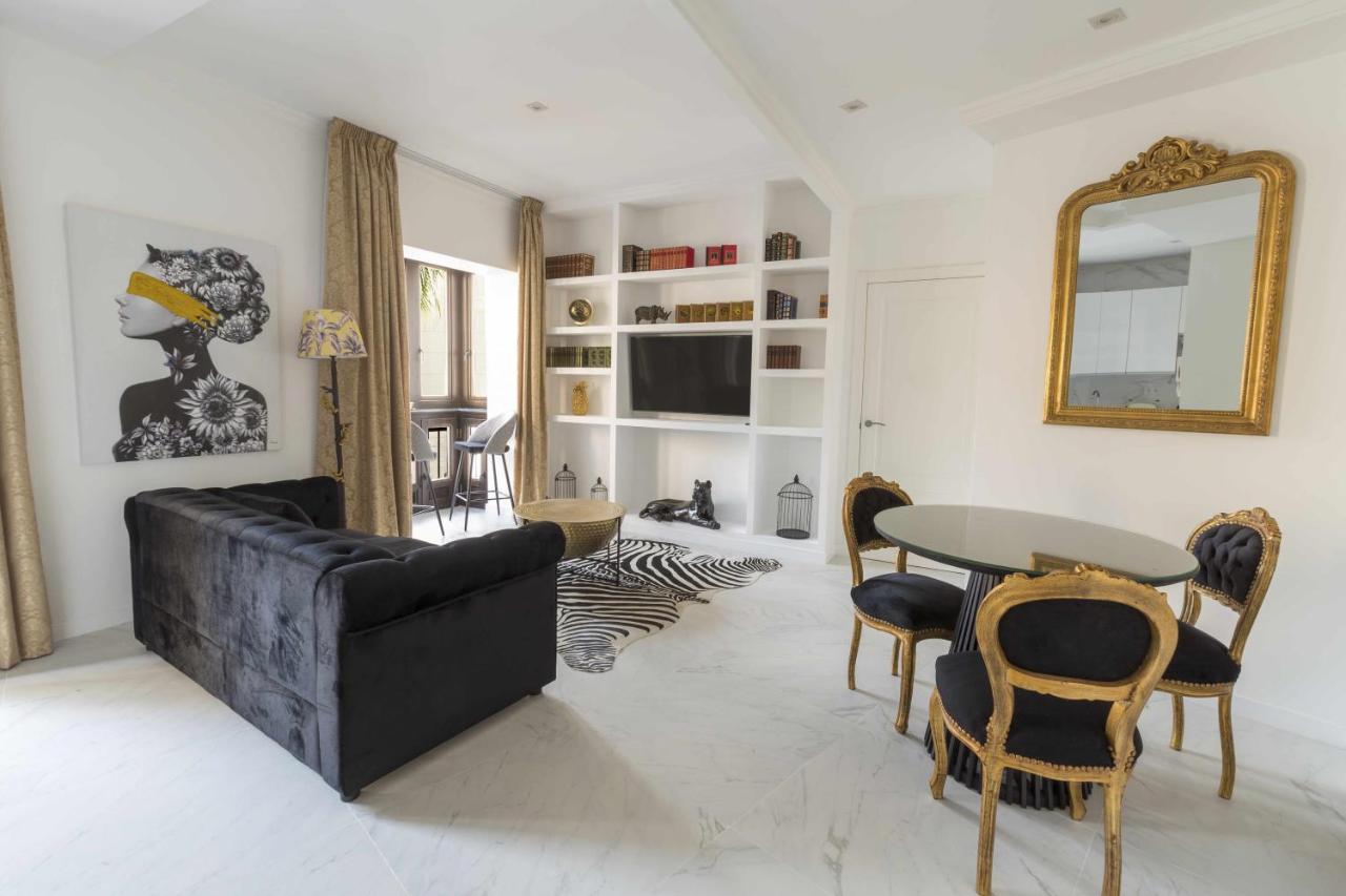 The Clock House Luxury Urban Suites Málaga Zimmer foto